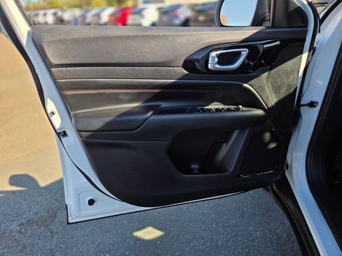 Used 2023 Jeep Compass Trailhawk image 22