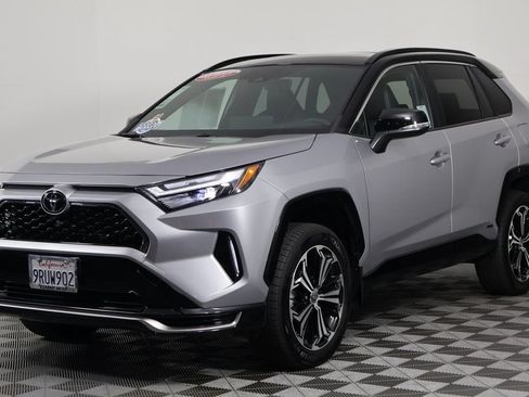 Used 2025 Toyota RAV4 XSE w/ Weather Package AWD/4WD image 3