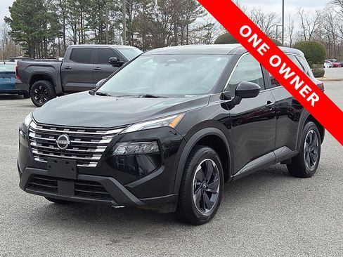 Used 2024 Nissan Rogue SV FWD image 2