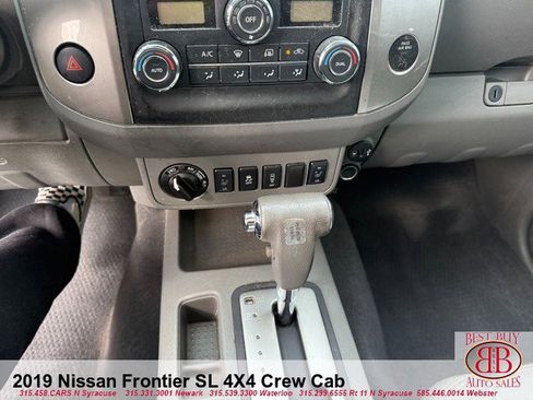 Used 2019 Nissan Frontier SL image 22