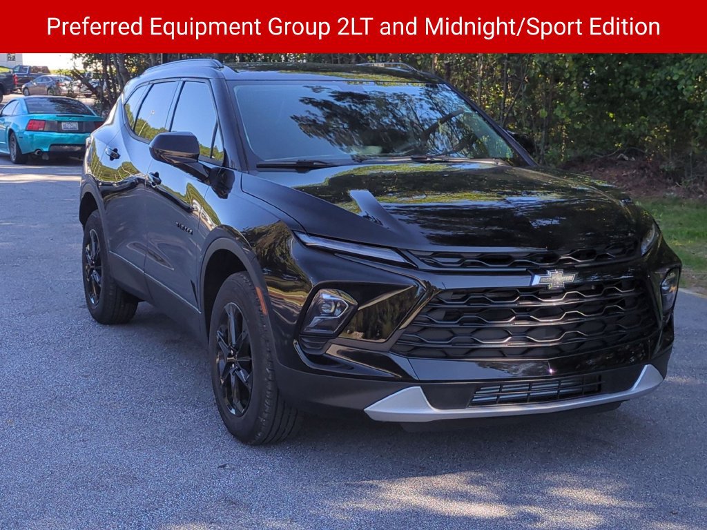 New 2026 Chevrolet Blazer LT w/ Midnight/Sport Edition FWD image 2