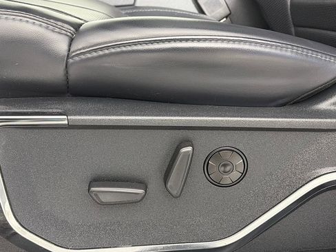 Certified 2025 Ford F450 Platinum w/ FX4 Off-Road Package image 27