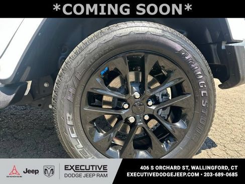 Used 2023 Jeep Wrangler Unlimited Sahara w/ Cold Weather Group AWD/4WD image 16