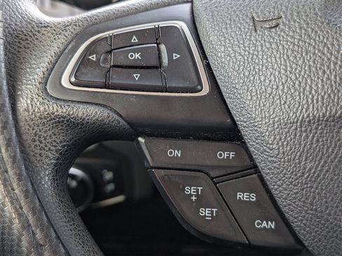 Used 2015 Ford Focus SE image 20