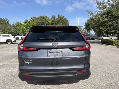 Used 2025 Honda CR-V LX image 3