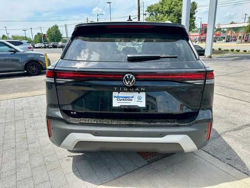 New 2026 Volkswagen Tiguan SE FWD image 6