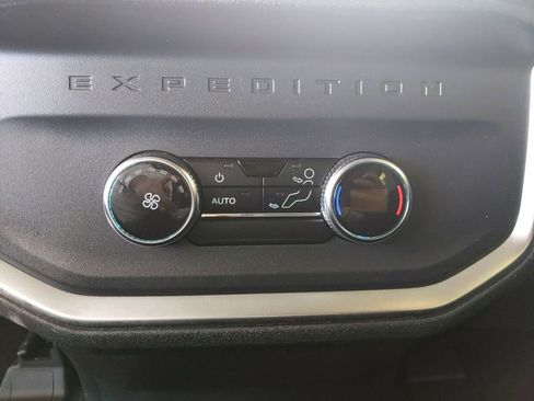 Used 2025 Ford Expedition Max Active AWD/4WD image 17