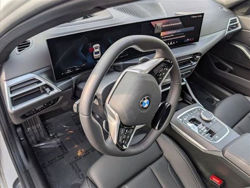 Used 2025 BMW 330i Sedan w/ Premium Package RWD image 10