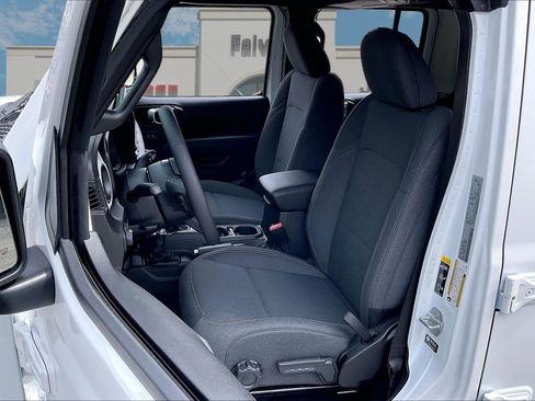 New 2026 Jeep Gladiator Sport image 9