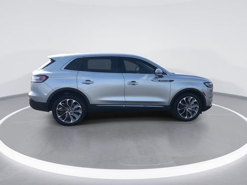 Used 2023 Lincoln Nautilus Reserve AWD/4WD image 9