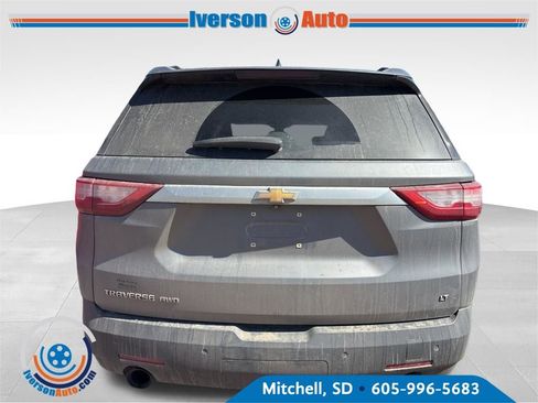 Used 2020 Chevrolet Traverse LT w/ Driver Confidence II Package image 4