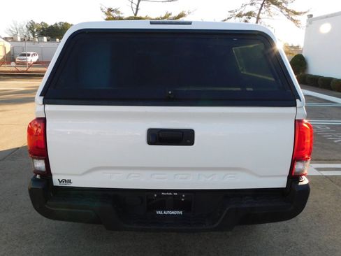 Used 2019 Toyota Tacoma SR image 4