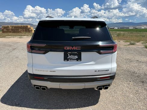Used 2024 GMC Acadia Elevation AWD/4WD image 6