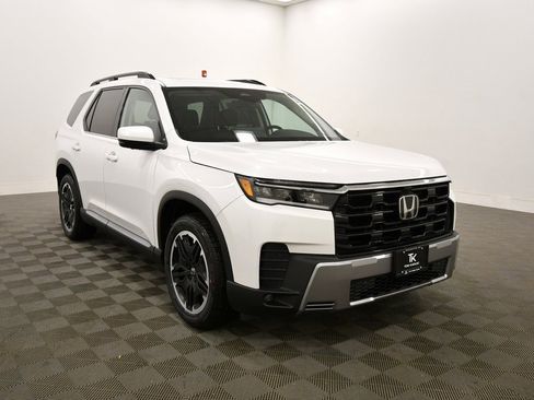 New 2026 Honda Pilot Touring image 9