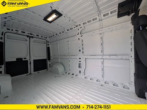 Used 2026 RAM ProMaster 2500 w/ Convenience Group FWD image 10