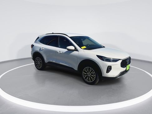 New 2025 Ford Escape SE w/ PHEV Premium Package image 2