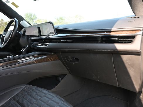 Certified 2024 Cadillac Escalade Sport Platinum w/ LPO, ONYX Package image 25