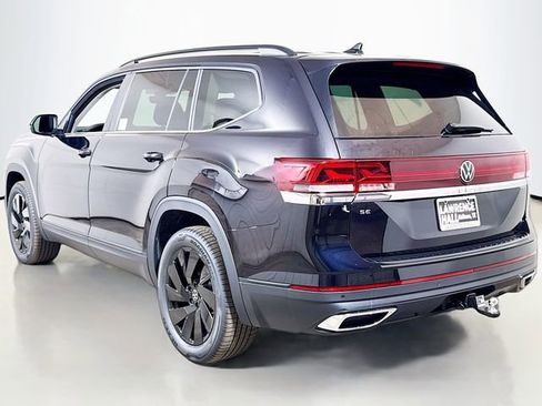 New 2026 Volkswagen Atlas SE image 3