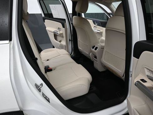 Used 2023 Mercedes-Benz GLB 250 image 14