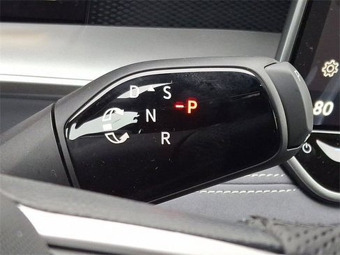 New 2026 Volkswagen Tiguan SE R-Line image 8