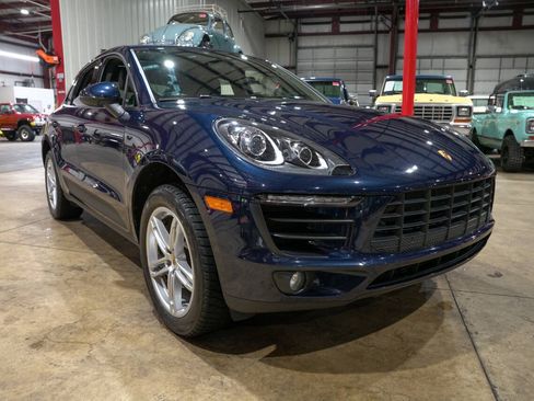 Used 2018 Porsche Macan AWD/4WD image 12