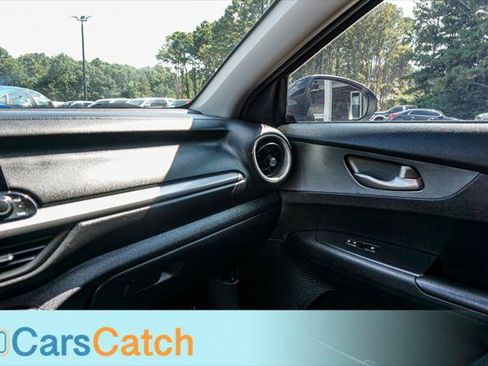 Used 2019 Kia Forte LXS FWD image 31