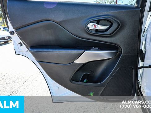 Used 2021 Jeep Cherokee Latitude Lux image 52