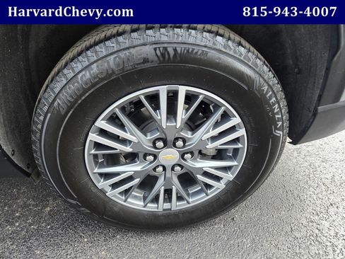 Used 2025 Chevrolet Traverse LT AWD/4WD image 41