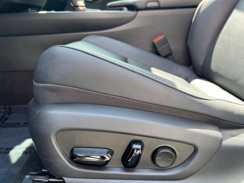 Used 2025 Lexus UX 300h FWD w/ Accessory Package (Z2) image 31