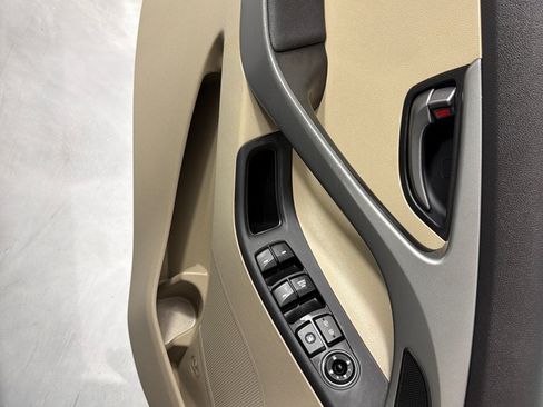 Used 2014 Hyundai Elantra SE FWD image 11