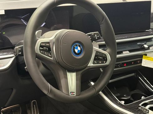 Used 2026 BMW X5 xDrive50e w/ M Sport Package AWD/4WD image 11