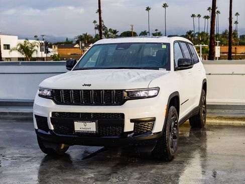 New 2025 Jeep Grand Cherokee L Altitude image 4