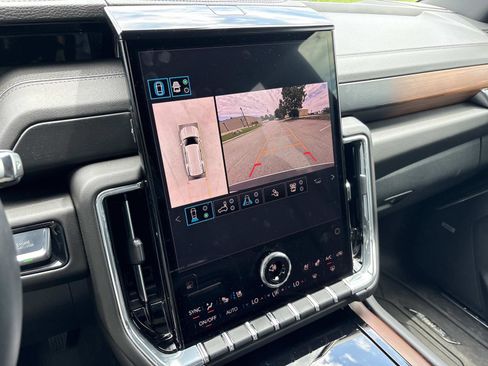 Used 2025 GMC Yukon Denali w/ Denali Reserve Package AWD/4WD image 26