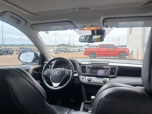 Used 2014 Toyota RAV4 Limited w/ Technology Package image 22