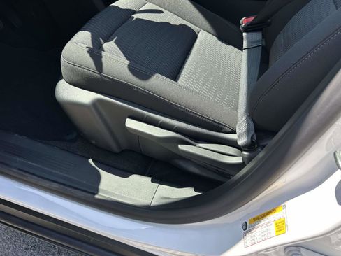 New 2026 Chevrolet Equinox LT FWD image 18