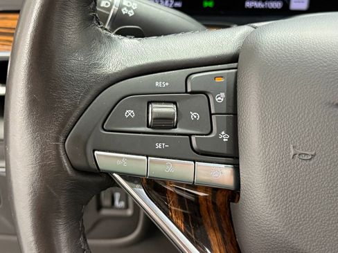 Used 2023 Cadillac Escalade ESV Premium Luxury AWD/4WD image 21