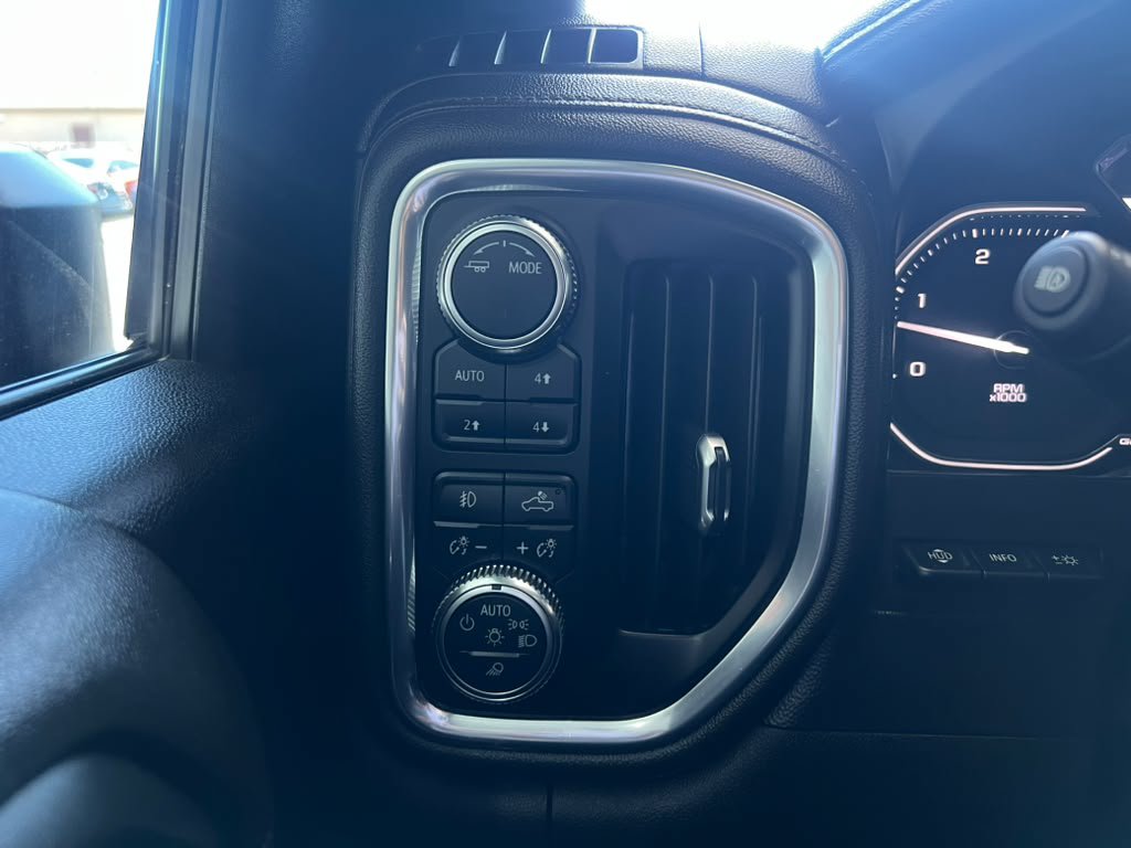 Used 2022 GMC Sierra 2500 Denali w/ Denali Black Diamond Edition AWD/4WD image 21