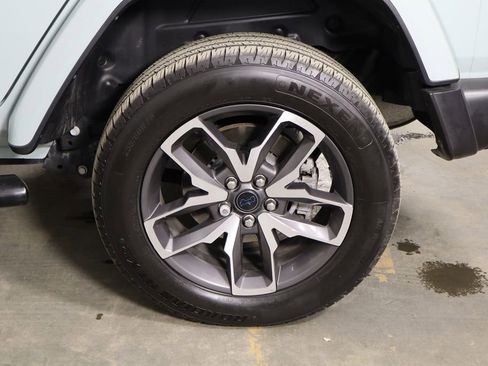 Used 2024 Jeep Wrangler Unlimited AWD/4WD image 43