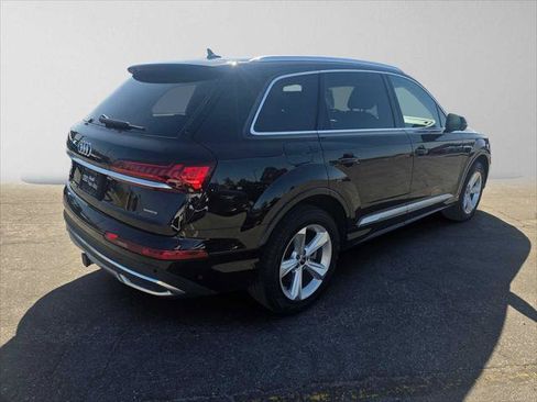 Used 2023 Audi Q7 2.0T Premium w/ Convenience Package AWD/4WD image 3