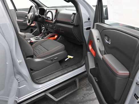 New 2025 Nissan Frontier Pro-X image 17