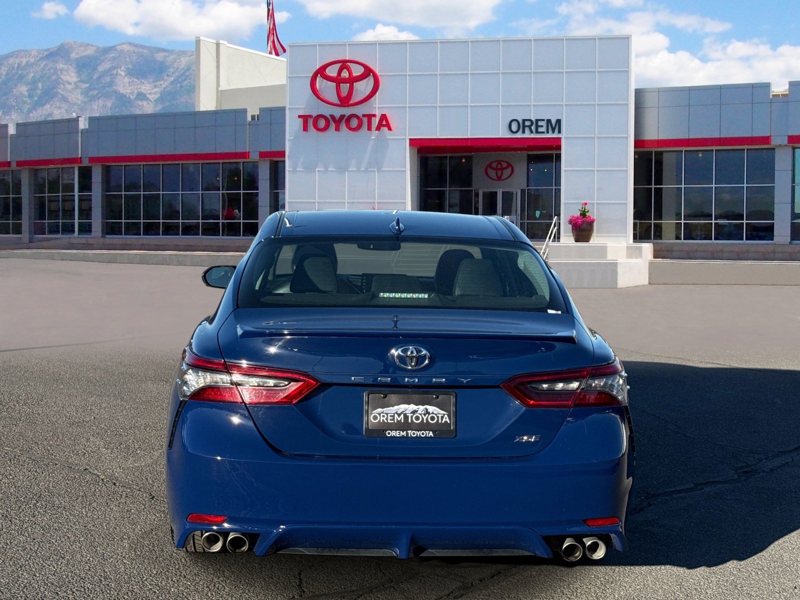 Used 2024 Toyota Camry XSE FWD image 4