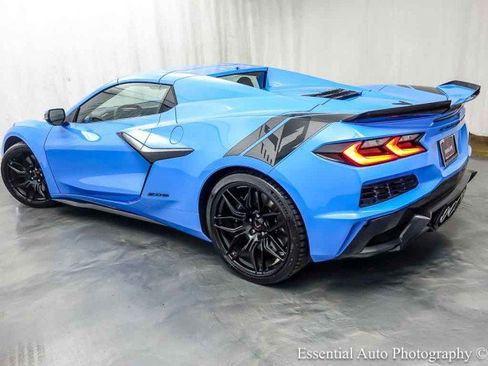 Used 2025 Chevrolet Corvette Z06 RWD image 10