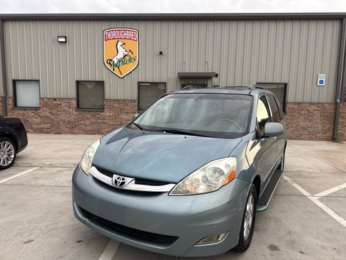Used 2006 Toyota Sienna AWD image 3