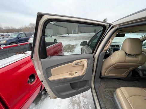 Used 2010 Chevrolet Traverse LT w/ Personal Connectivity Package image 22