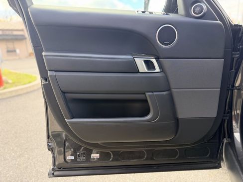 Used 2020 Land Rover Range Rover Sport HSE image 11