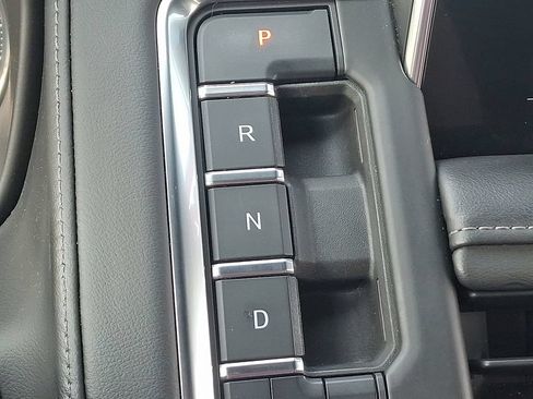 Used 2021 Chevrolet Tahoe LT AWD/4WD image 25