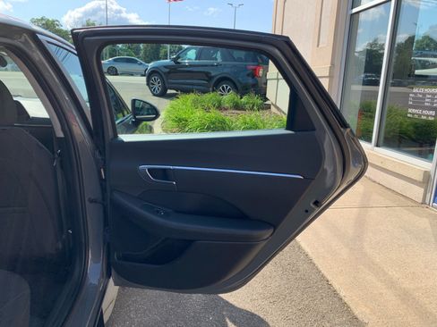Used 2022 Hyundai Sonata SEL FWD image 31