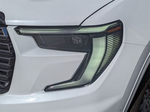 New 2026 GMC Acadia Denali Ultimate w/ LPO, Floor Liner Package image 7