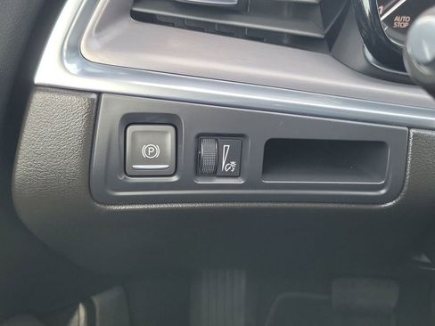 Used 2025 Cadillac XT5 Luxury FWD image 16