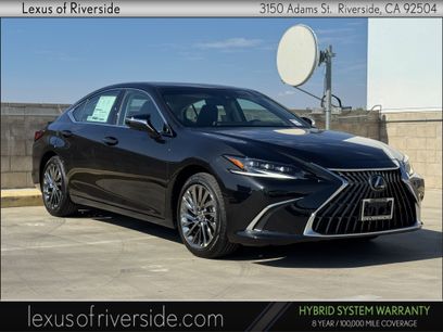 New 2025 Lexus ES 300h w/ Luxury Package